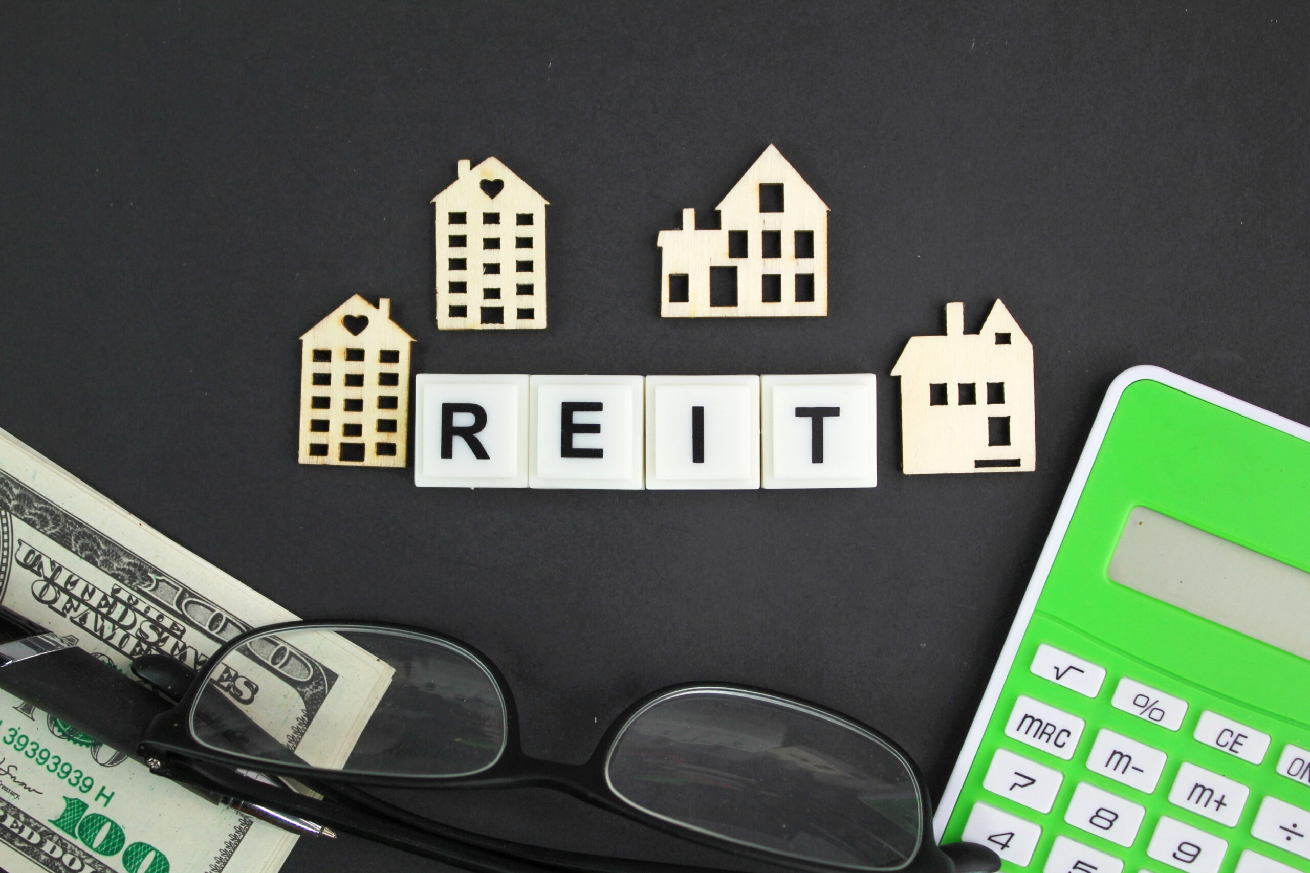Differences Between REITs and Fractional Ownership in the UAE